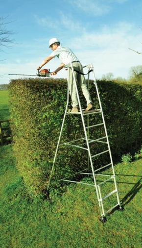 Henchman Hi-Step Maxi Garden Platform Ladder