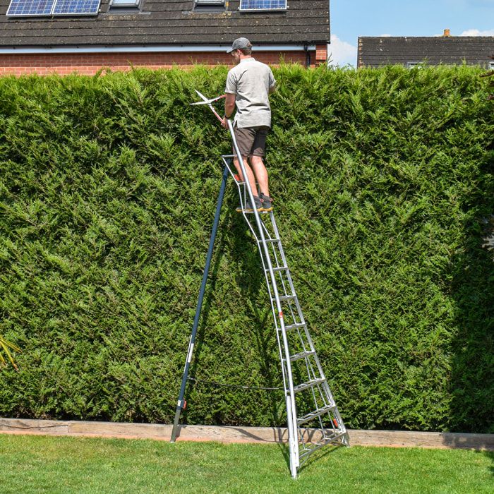 Henchman Tripod Garden Ladder -Fully Adjustable – 3 Adjustable Legs