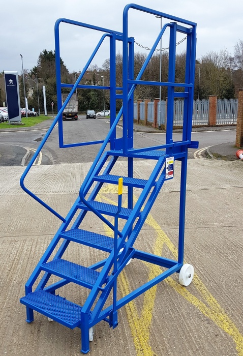 Hercules Lorry Access Steps with Bat Wings