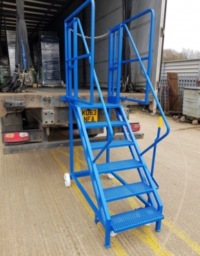 Hercules Lorry Access Steps with Bat Wings