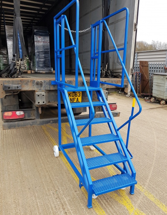 Hercules Lorry Access Steps with Bat Wings