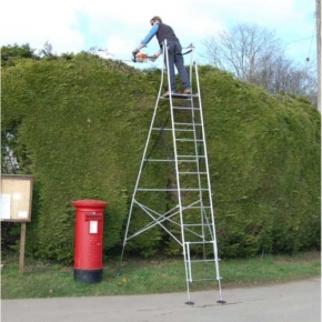 Henchman Hi-Step Maxi Garden Platform Ladder