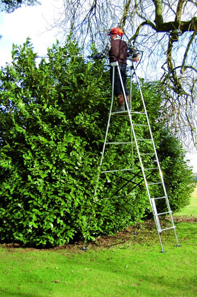 Henchman Hi-Step Maxi Garden Platform Ladder