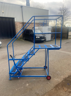 Cantilever Access Steps