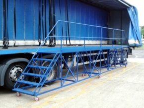 Side Access Trailer Steps – 6m Platform