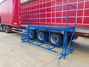 Side Access Trailer Steps – 6m Platform