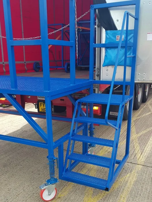 Heavy Duty Mobile Lorry Access Platform 2000kg