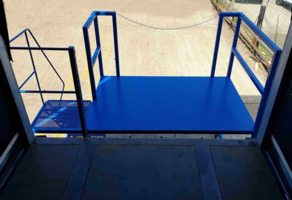 Heavy Duty Mobile Lorry Access Platform 2000kg